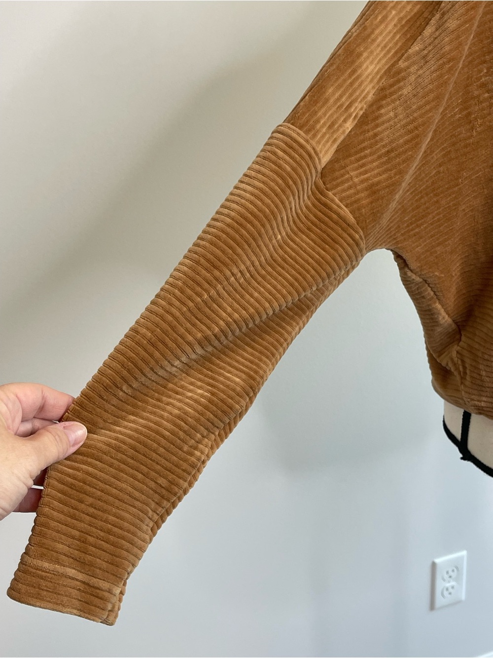 Prana size large Escambia half zip pullover in camel brown velour rib texture - Picture 11 of 16